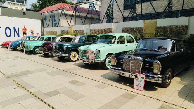 A line-up of Vintage and Classic cars at the exhibition at Hindustan Club, Kolkata. The event was hosted by CDC.