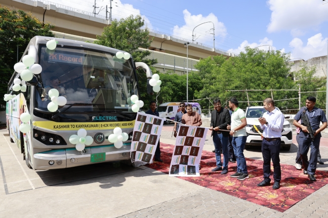 Nitin Gadkari Flags Off NueGo’s E-K2K Electric Bus Expedition From Nagpur